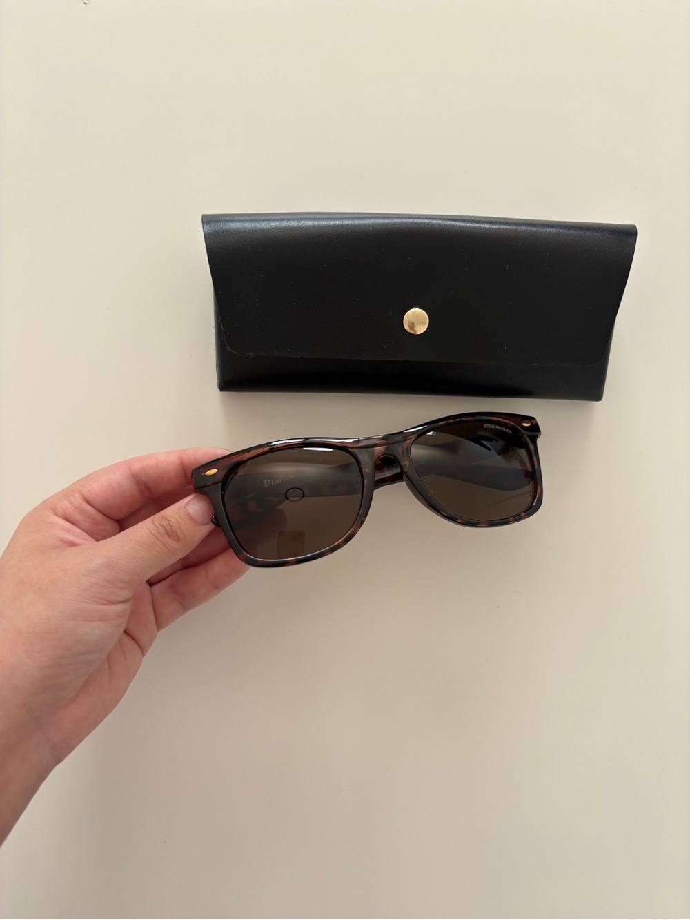 Steve Madden tortoiseshell sunglasses - Picture 2 of 7